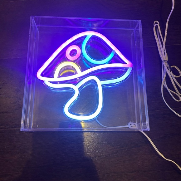Neon Mushroom Light Decor - Picture 2 of 5